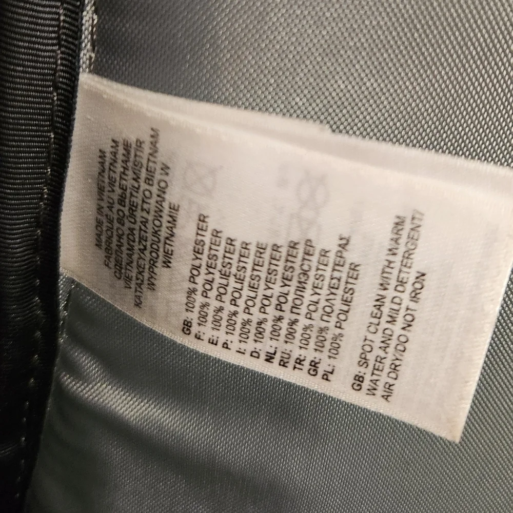 The North Face Vault Backpack Laptop Bag Has 2 Compartment Pockets